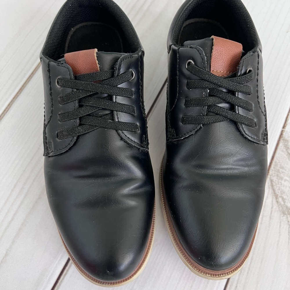 Max + Jake EUC Black Vegan Leather Dress Shoes Size  Big Kids 4